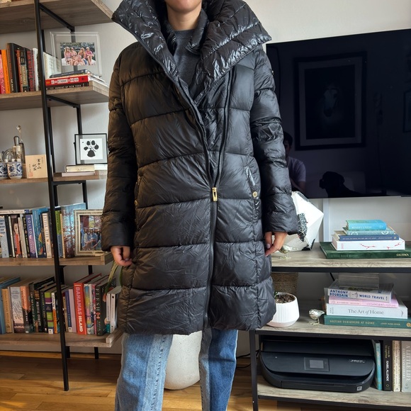 Via Spiga Black Quilted Long Puffer Coat with Oversized Collar - Picture 2 of 4